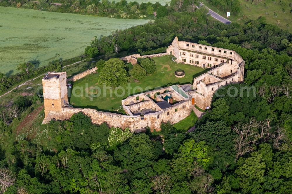 Drei Gleichen from the bird's eye view: Ruins and vestiges of the former castle and fortress Burg Gleichen on Thomas-Muentzer-Strasse in the district Wandersleben in Drei Gleichen in the state Thuringia, Germany