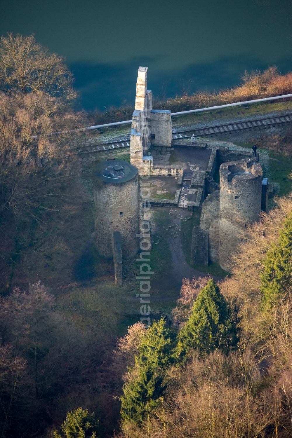 Witten from above - Ruins and vestiges of the former castle and fortress Burg Hardenstein on the riverbank of the river Ruhr in Witten in the state North Rhine-Westphalia