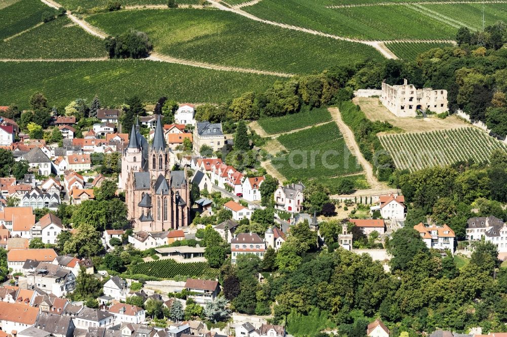 Aerial image Oppenheim - Ruins and vestiges of the former castle and fortress Burg Landskron and Katharinenkirche in Oppenheim in the state Rhineland-Palatinate, Germany