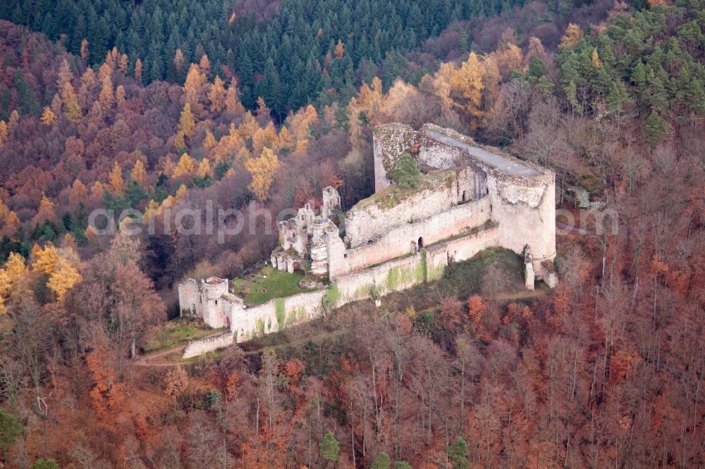 Aerial photograph Dernbach - Ruins and vestiges of the former castle and fortress Burg Neuscharfeneck in Dernbach in the state Rhineland-Palatinate