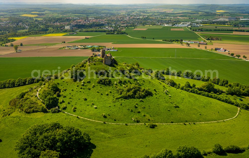 Aerial image Warburg - ruins and vestiges of the former castle and fortress Burgruine Desenberg in Warburg in the state North Rhine-Westphalia, Germany