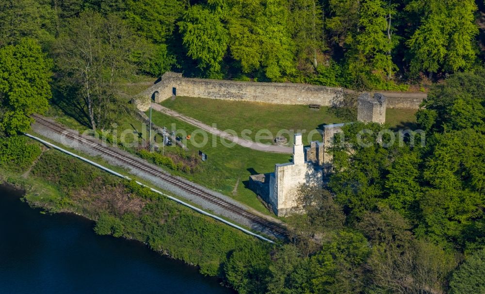 Witten from the bird's eye view: Ruins and vestiges of the former castle and fortress Burgruine Hardenstein in the district Herbede in Witten in the state North Rhine-Westphalia, Germany