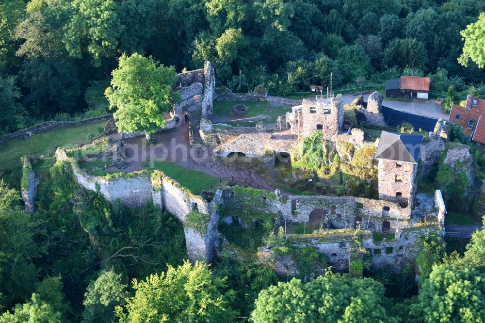 Aerial photograph Neustadt/Harz - Ruins and vestiges of the former castle and fortress Burgruine Hohnstein on Burgstrasse in Neustadt/Harz in the state Thuringia, Germany