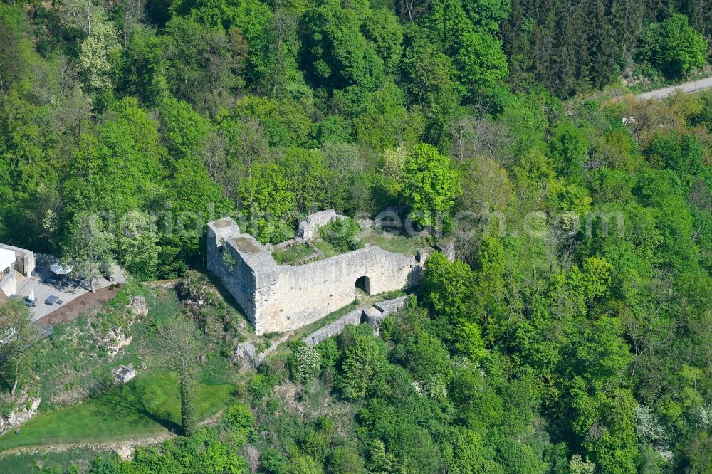 Aerial photograph Hayingen - Ruins and vestiges of the former castle and fortress Burgruine Maisenburg in Hayingen in the state Baden-Wuerttemberg, Germany