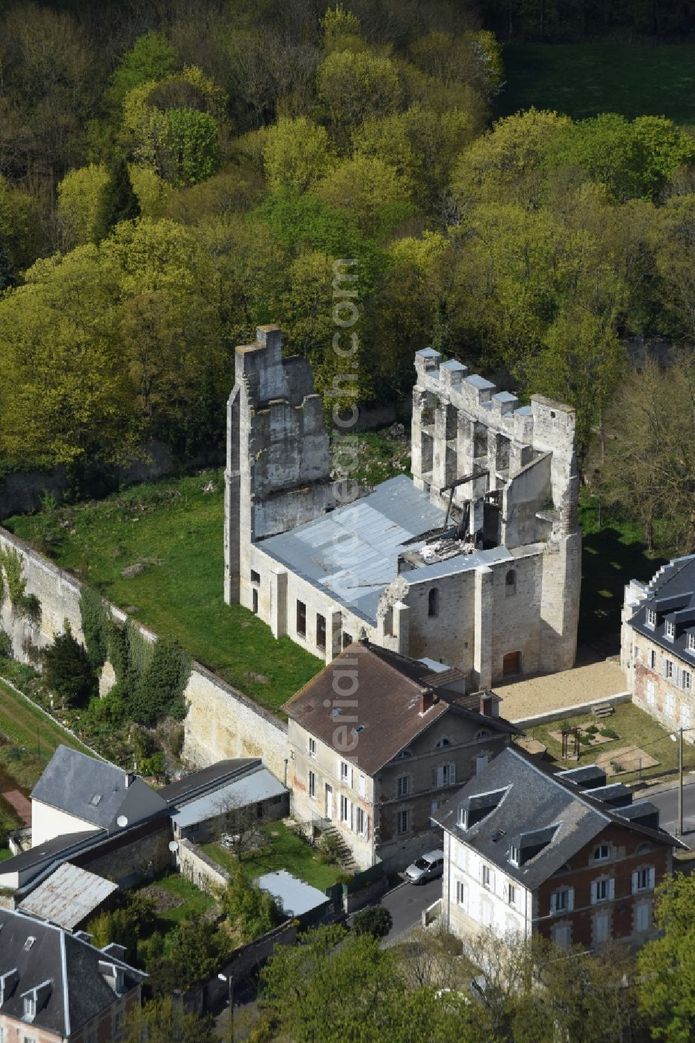 Aerial photograph Clermont - Ruins and vestiges of the former castle and fortress in Clermont in Nord-Pas-de-Calais Picardy, France