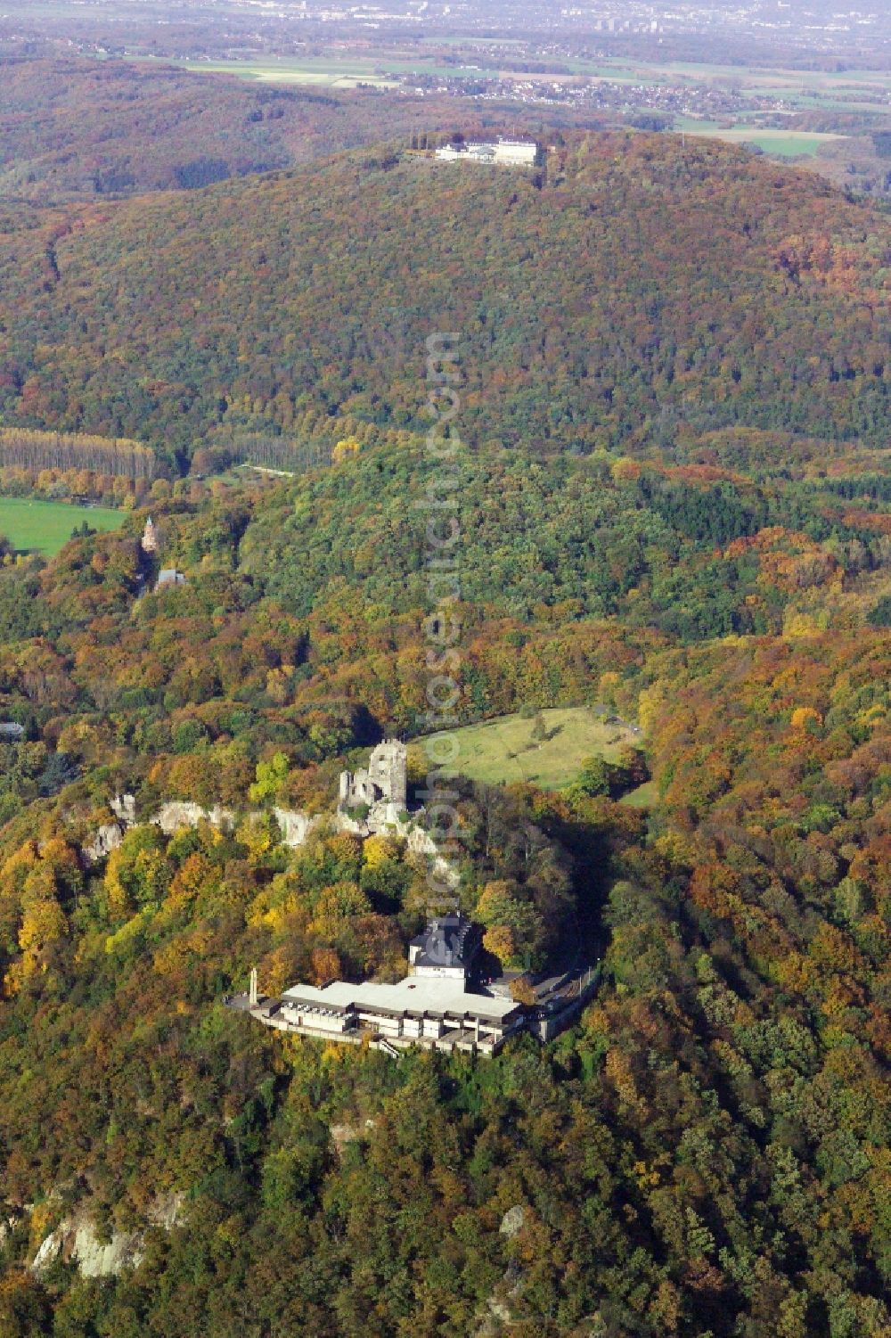 Aerial photograph Königswinter - Ruins and vestiges of the former castle and fortress Drachenfels in Koenigswinter in the state North Rhine-Westphalia, Germany