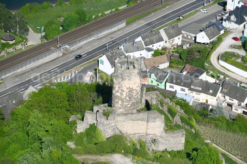 Oberdiebach from the bird's eye view: Ruins and vestiges of the former castle and fortress Fuerstenberg in Oberdiebach in the state Rhineland-Palatinate, Germany