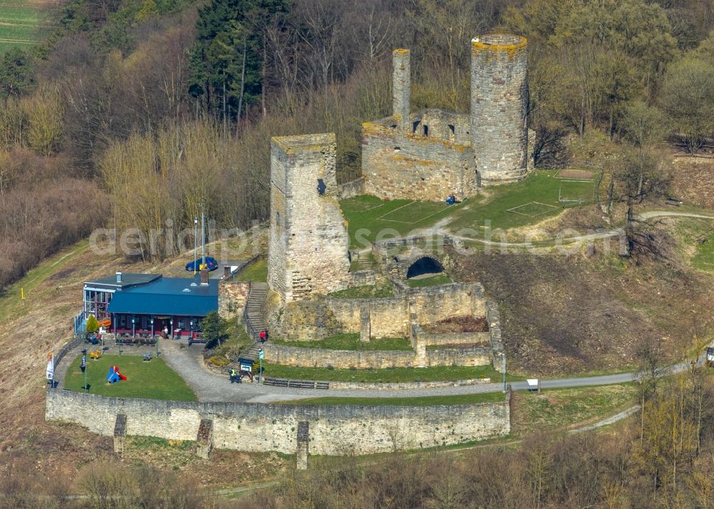 Aerial image Volkmarsen - Ruins and vestiges of the former castle and fortress Kugelsburg in Volkmarsen in the state Hesse, Germany