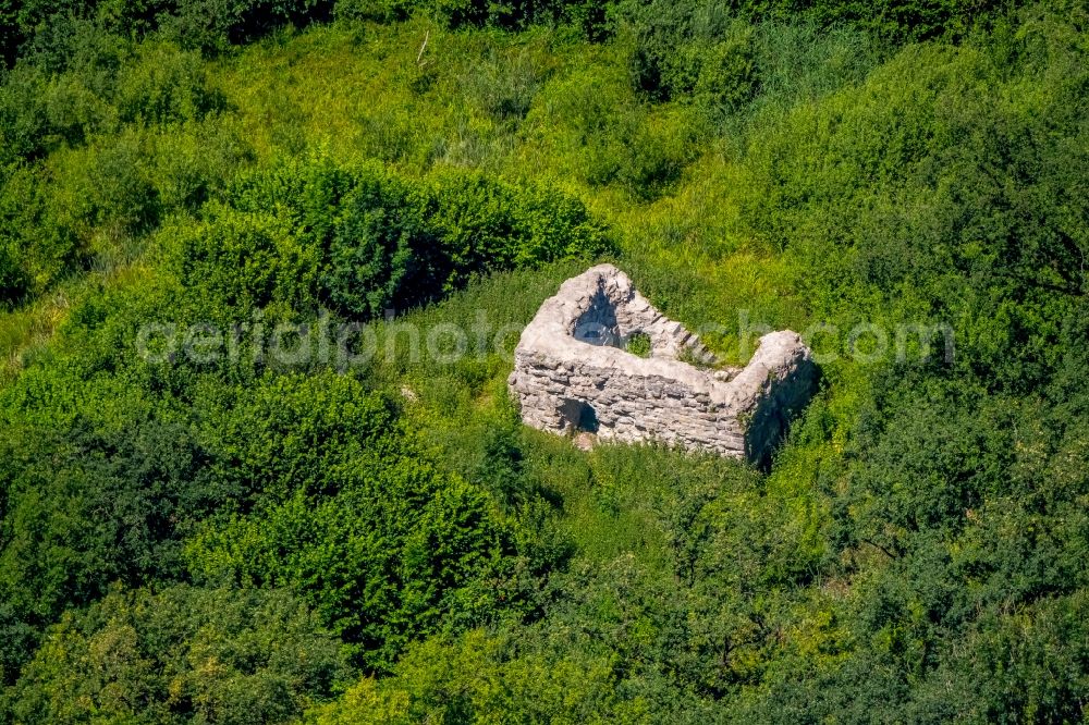 Aerial image Ennigerloh - Ruins and vestiges of the former castle and fortress Nienburg in Ennigerloh in the state North Rhine-Westphalia, Germany