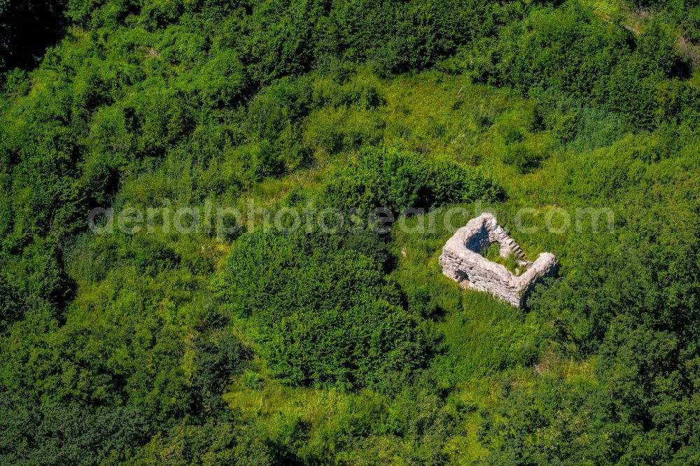 Ennigerloh from the bird's eye view: Ruins and vestiges of the former castle and fortress Nienburg in Ennigerloh in the state North Rhine-Westphalia, Germany