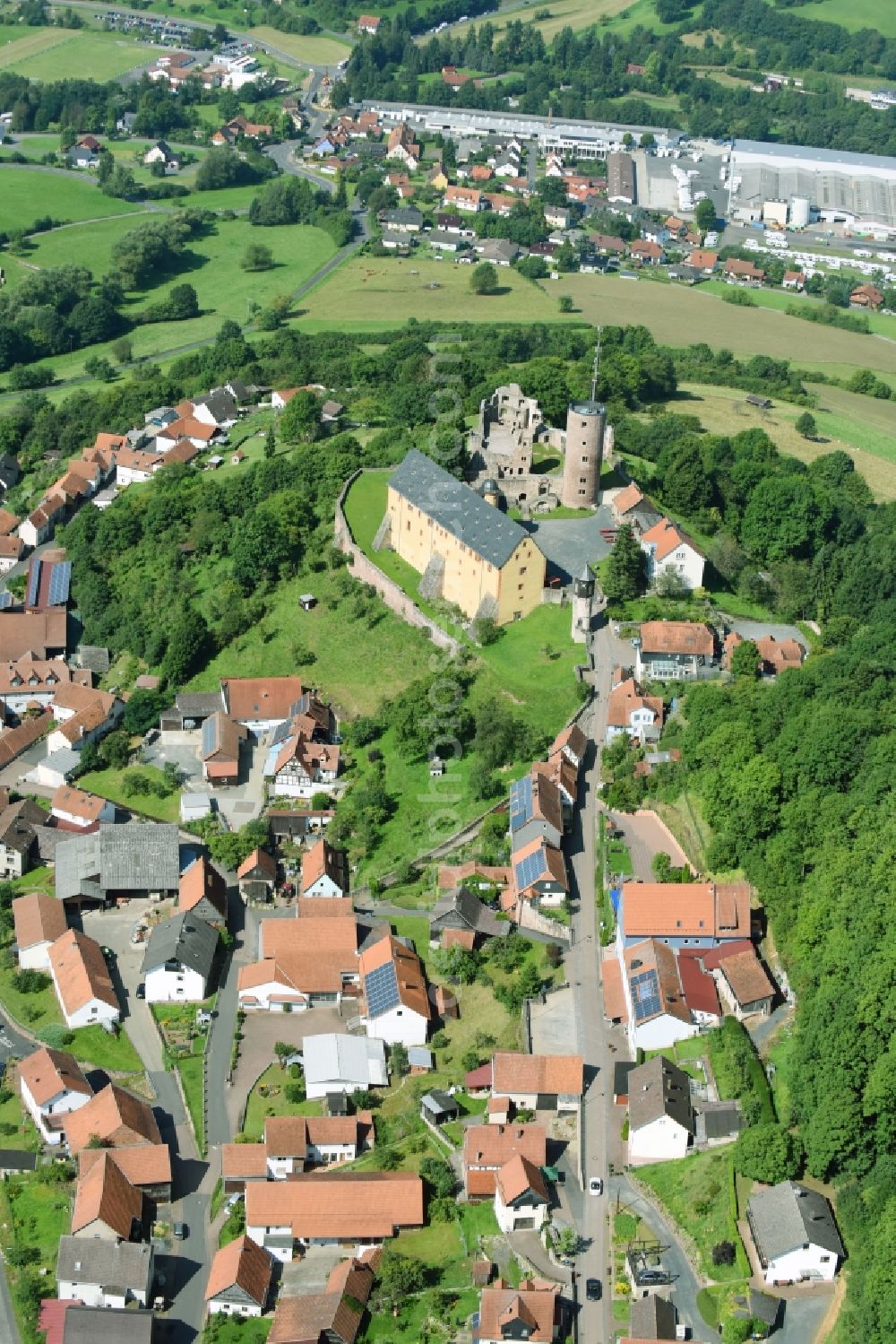 Aerial photograph Schwarzenfels - Ruins and vestiges of the former castle and fortress in Schwarzenfels in the state Hesse, Germany