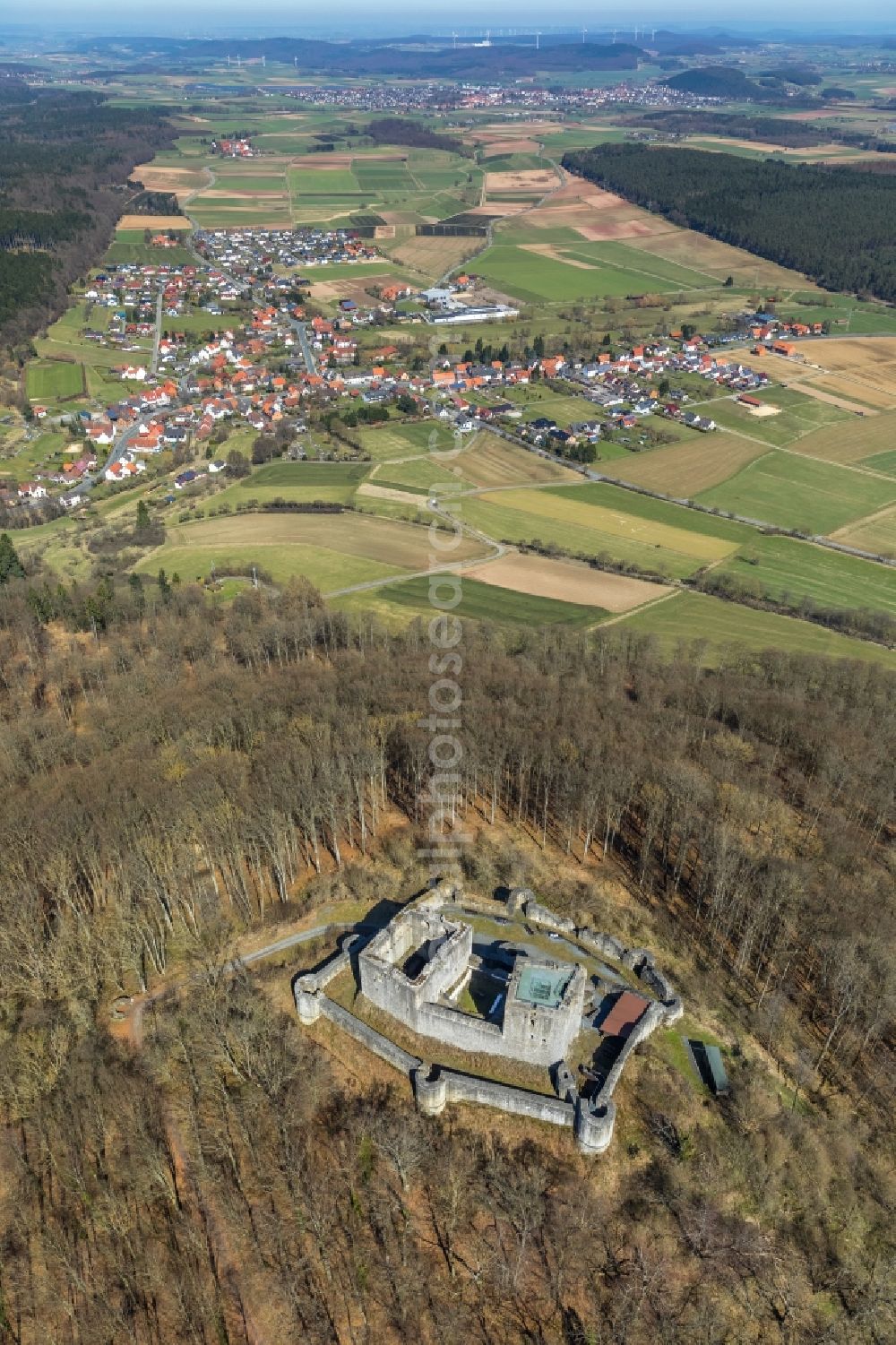 Aerial image Wolfhagen - Ruins and vestiges of the former castle and fortress in Wolfhagen in the state Hesse, Germany