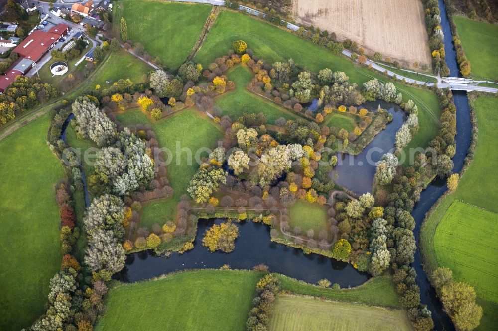 Lippstadt-Lipperode from the bird's eye view: Ruins of a lowland castle with fortification and moats in the Soest Boerde in Lippstadt-Lipperode in the state of North Rhine-Westphalia