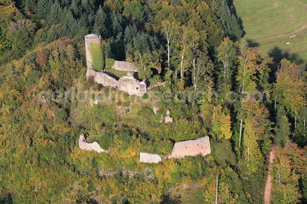 Aerial photograph Kandern - In the area of Kan dern in the state of Baden-Wuerttemberg, the ruins of Sausenburg can be found. The ruins are open to visitors