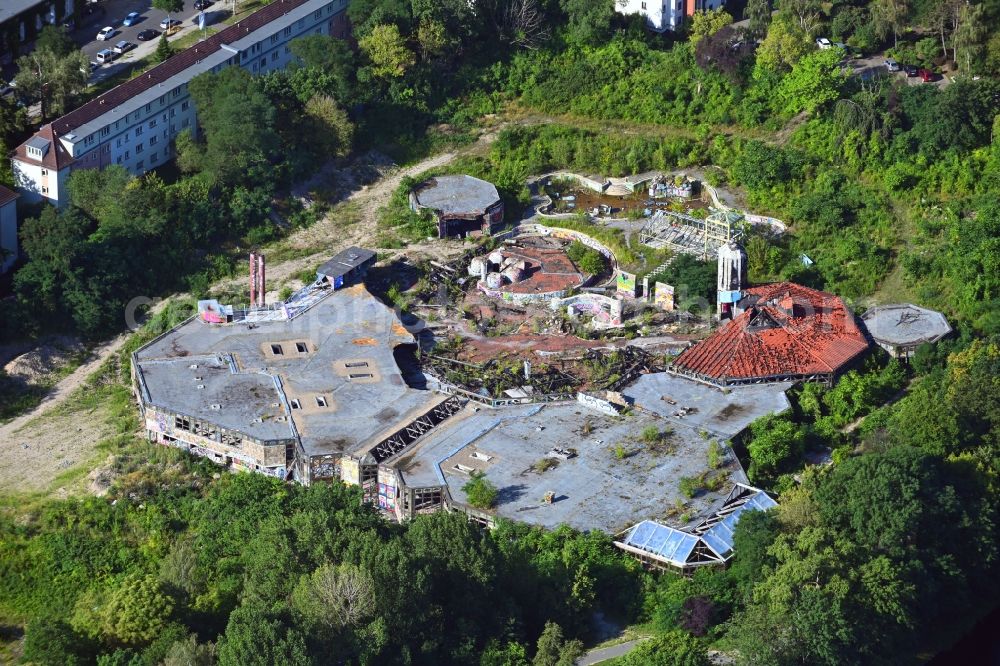 Berlin from the bird's eye view: Ruins of the decaying land with the building of the closed water park in the district Blub Berlin Tempelhof