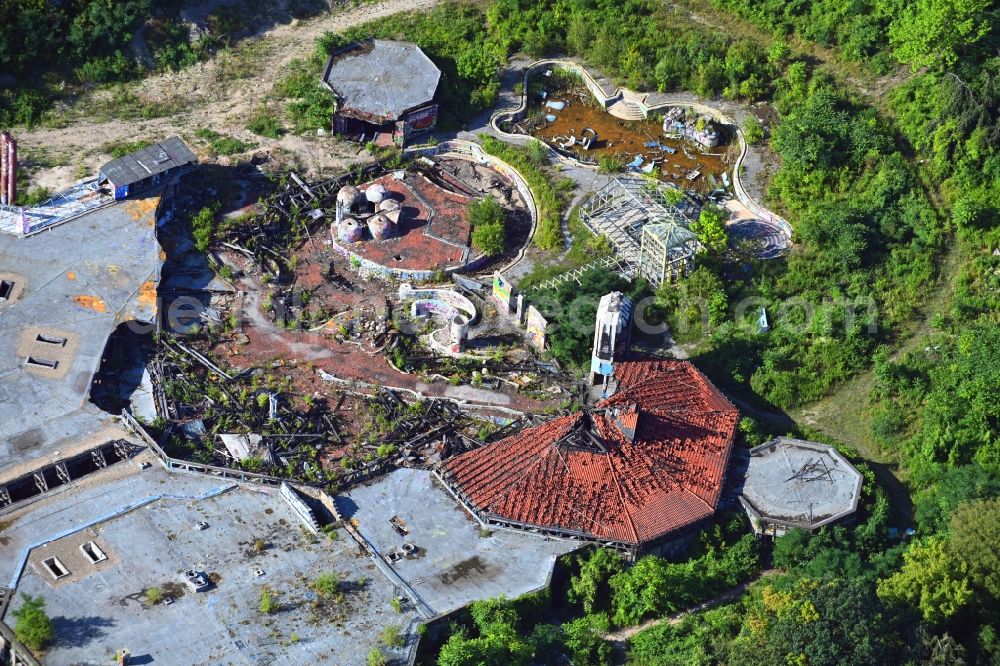 Aerial photograph Berlin - Ruins of the decaying land with the building of the closed water park in the district Blub Berlin Tempelhof