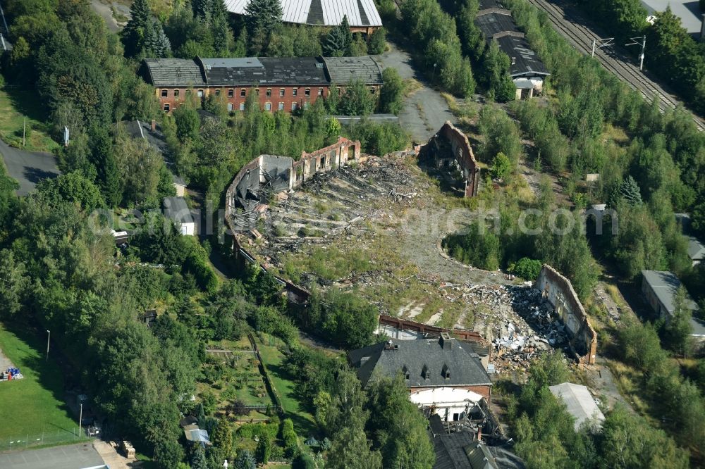 Aerial image Mylau - Remains of Trackage and rail routes on the roundhouse - locomotive hall of the railway operations work in der Friedensstrasse der Deutschen Bahn in Mylau in the state Saxony