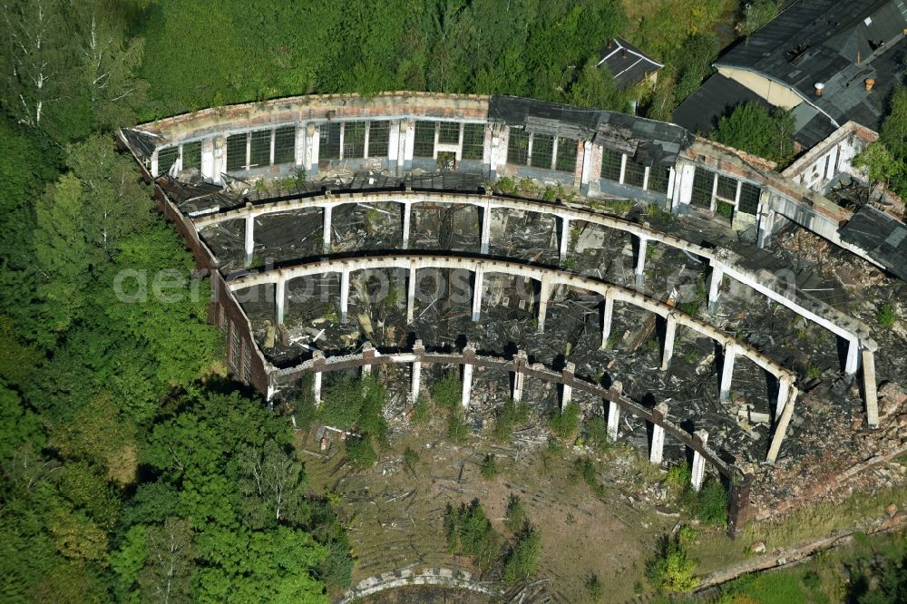 Mylau from the bird's eye view: Remains of Trackage and rail routes on the roundhouse - locomotive hall of the railway operations work in der Friedensstrasse der Deutschen Bahn in Mylau in the state Saxony