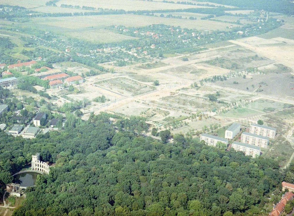 Potsdam from the bird's eye view: Ruinenberg bei Sanssouci mit dem Entwicklungsgebiet Bornstedter Feld in Potsdam.