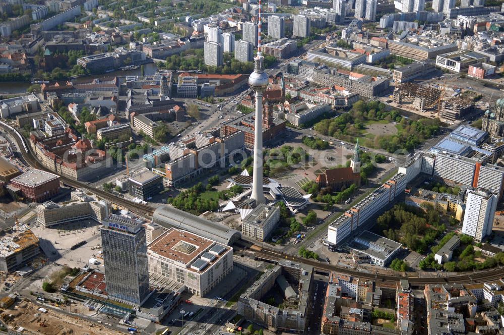 Aerial image Berlin - Sights and construction area around the square Alexanderplatz in the district Berlin-Mitte