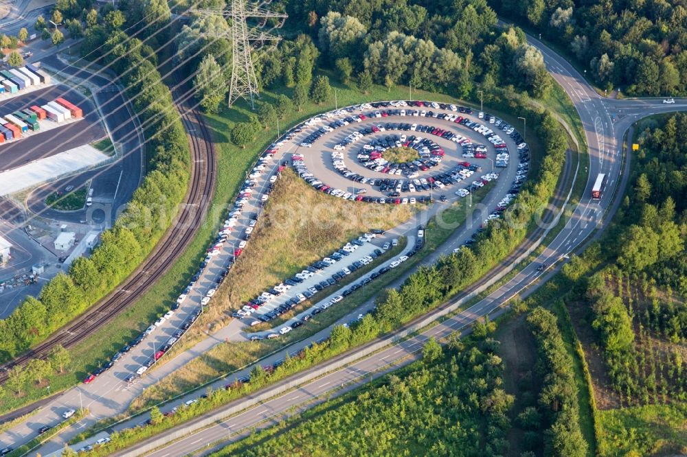 Aerial image Rastatt - Round parking lot on the factory premises of the Mercedes-Benz Rastatt plant in Rastatt in the state of Baden-Wurttemberg, Germany