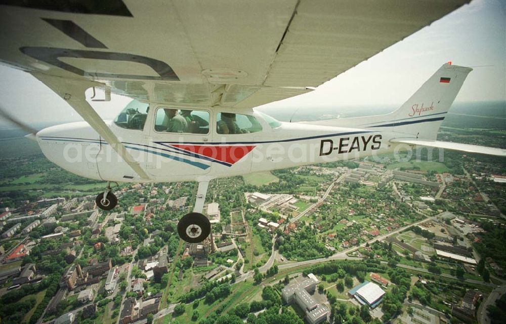 Forst / BRB from the bird's eye view: Rundflug der Agentur mit der Forster Rosenkönigin mit einer C172 der Niederlausitz Flug GmbH vom Flugplatz Neuhausen aus über Cottbus und Forst.