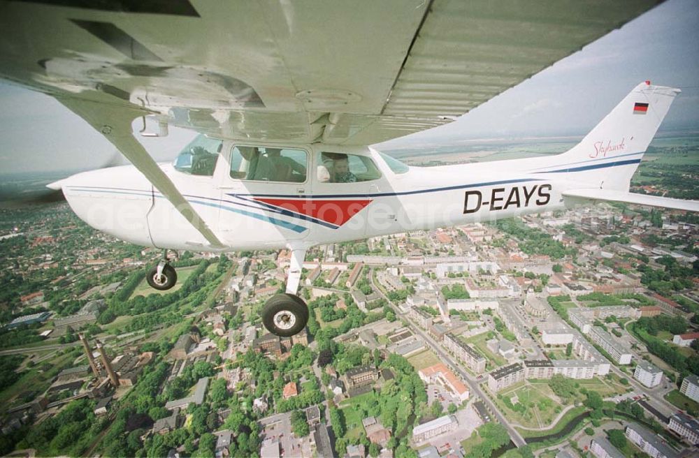 Forst / BRB from the bird's eye view: Rundflug der Agentur mit der Forster Rosenkönigin mit einer C172 der Niederlausitz Flug GmbH vom Flugplatz Neuhausen aus über Cottbus und Forst.