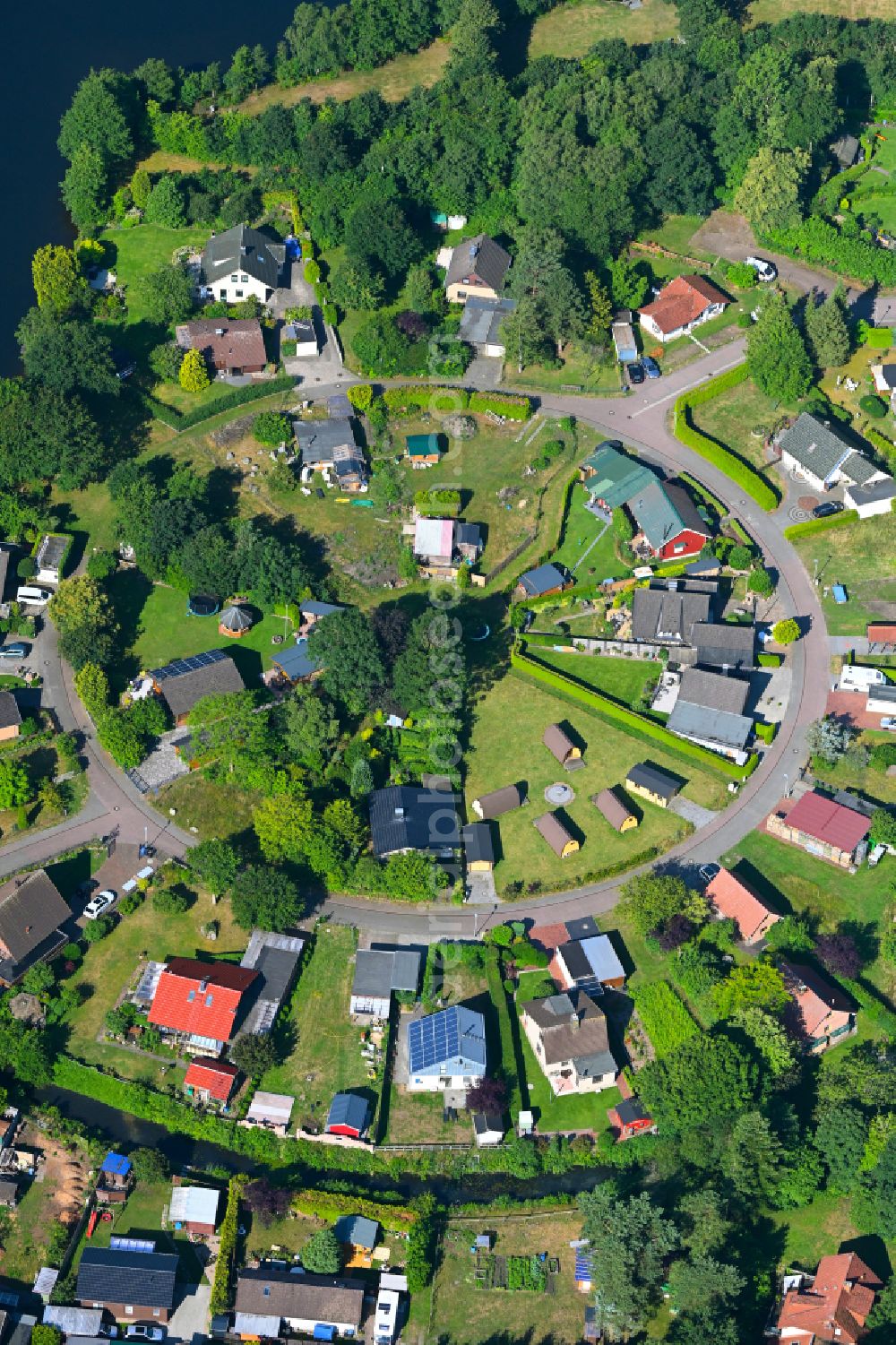 Langen from above - Village view with radiating round - shaped farmsteads and residential buildings in the center of the village in Langen in the state Lower Saxony, Germany