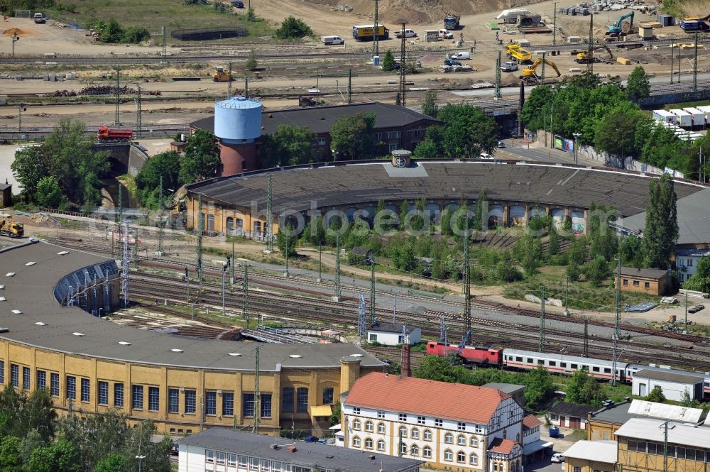 Leipzig from the bird's eye view: Engine shed, for trolley locomotives of the Deutsche Bahn. Added to the old roundhouse at the streets Rackwitzer Strasse and Berliner Strasse in Leipzig in the state Saxony, which is out of use