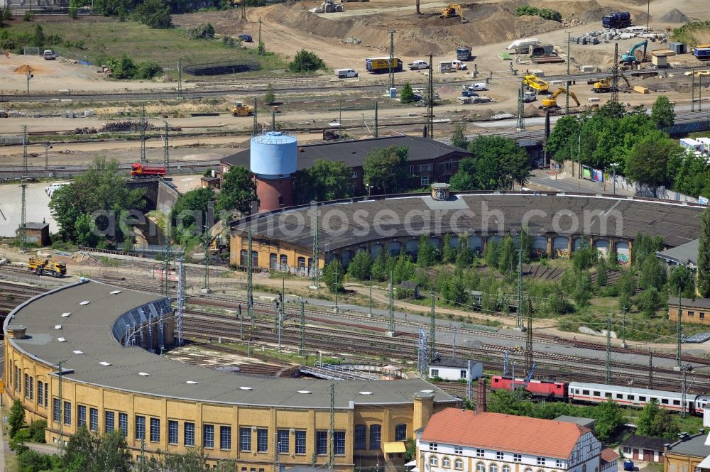 Aerial photograph Leipzig - Engine shed, for trolley locomotives of the Deutsche Bahn. Added to the old roundhouse at the streets Rackwitzer Strasse and Berliner Strasse in Leipzig in the state Saxony, which is out of use