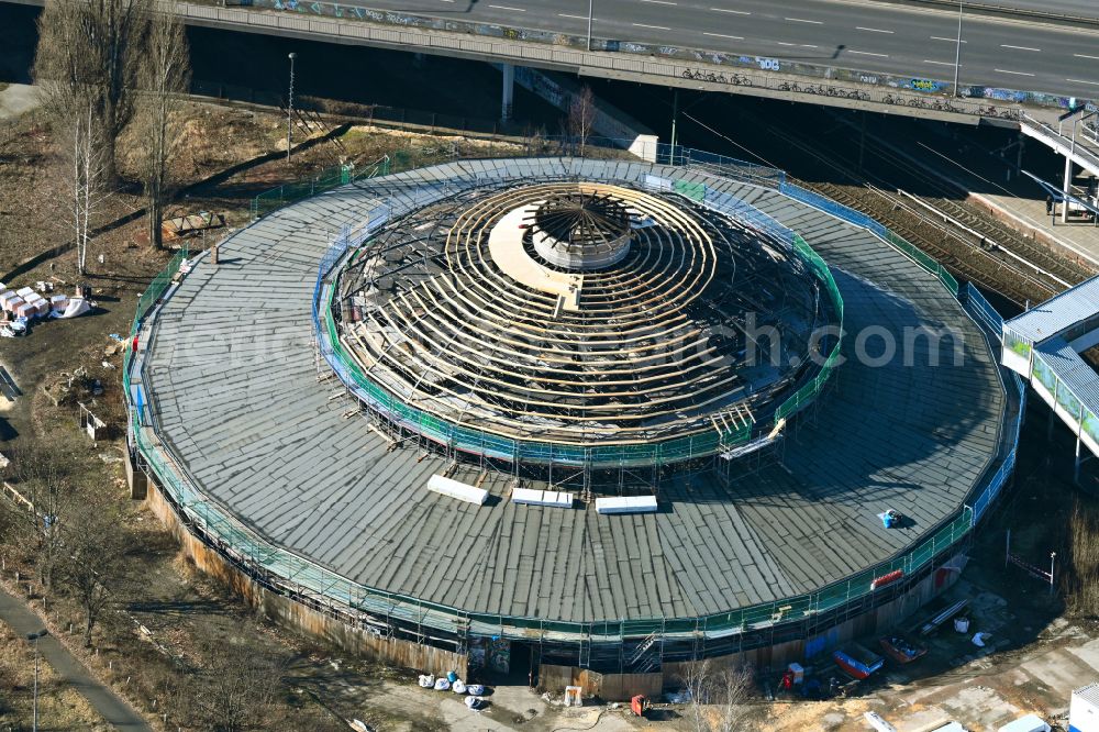 Berlin from above - Round shed (also locomotive shed) Heinersdorf Am Feuchten Winkel in the district Pankow in Berlin, Germany