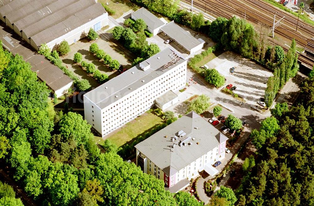 Berlin -Grünau from the bird's eye view: S-Bahndepot der Berliner S-Bahn GmbH und Gelände der Bombadier AG östlich des S-Bahnhofs Grünau. Ort: Berlin -Grünau Datum: 15.05.03