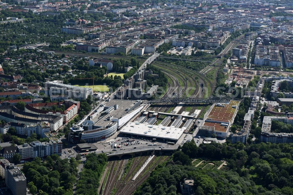 Berlin from above - S-Bahn station Berlin-Gesundbrunnen with the Gesundbrunnen Center of ECE at the park Humboldthain in Berlin Wedding