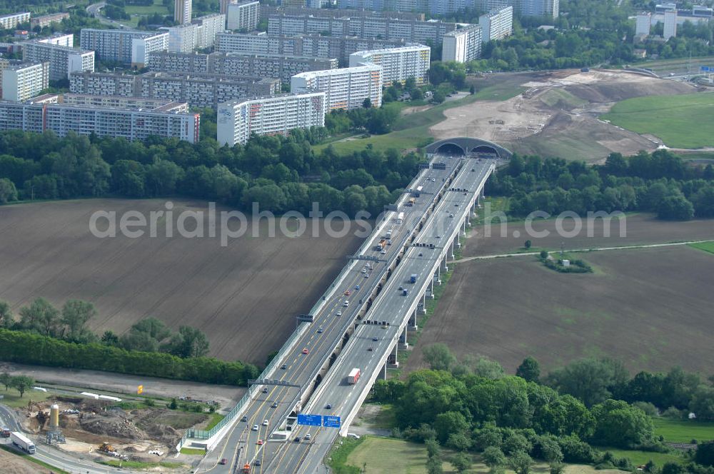 Jena from above - Blick auf fertiggestellte Saalebrücke der Autobahn A4 zwischen Jena Lobeda-West und Göschwitz. Ausführende Firmen sind die EUROVIA Beton , DEGES GmbH. View of completed bridge the A4 motorway between Jena-West and Lobeda Göschwitz.