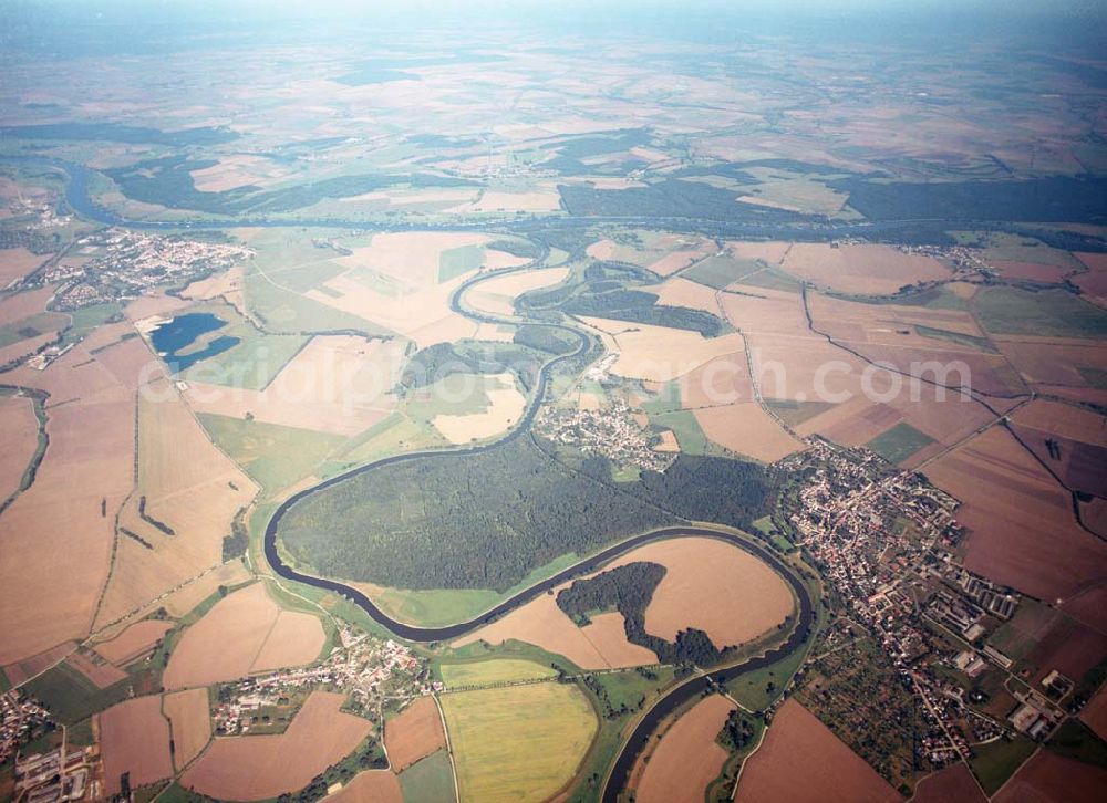 Tornitz from the bird's eye view: Blick auf die Saalemündung bei Tornitz