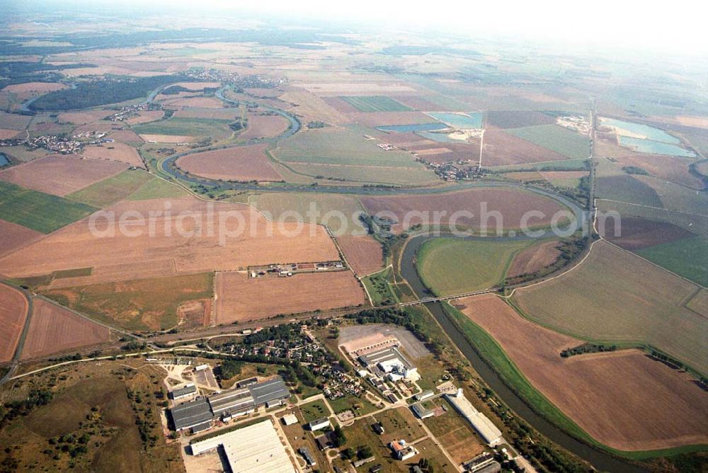 Tornitz from the bird's eye view: Blick auf die Saalemündung bei Tornitz