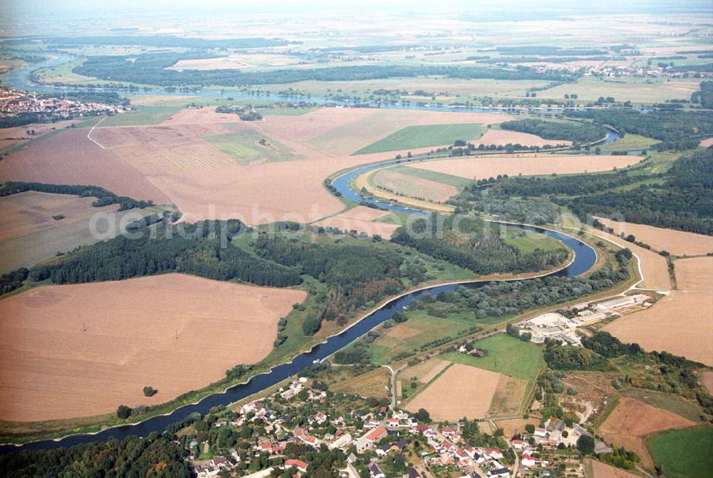 Aerial photograph Tornitz - Blick auf die Saalemündung bei Tornitz