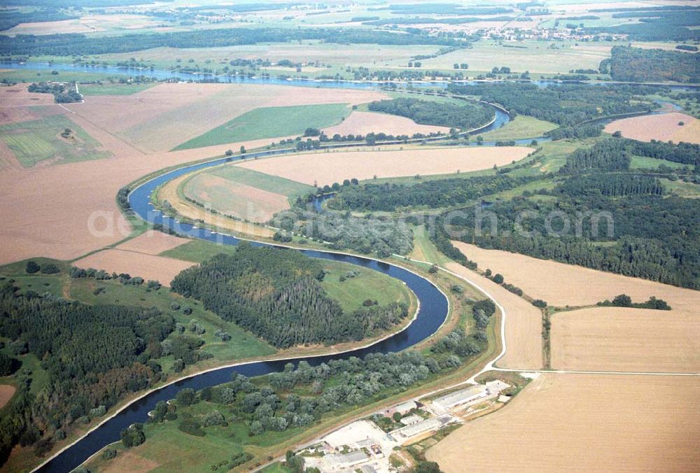 Tornitz from the bird's eye view: Blick auf die Saalemündung bei Tornitz