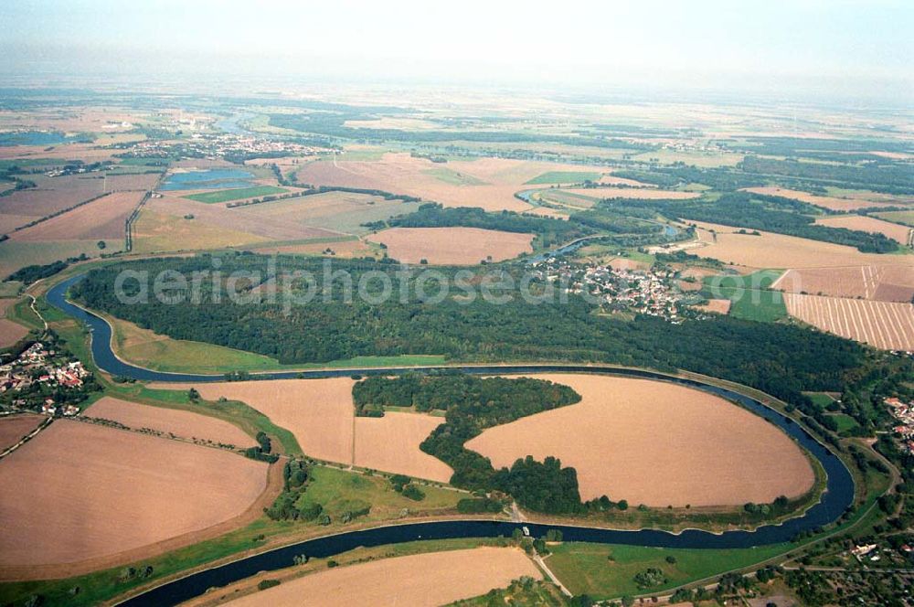 Tornitz from the bird's eye view: Blick auf die Saalemündung bei Tornitz