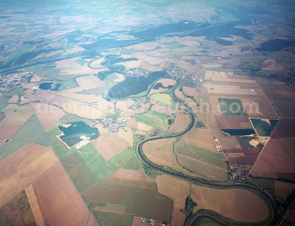 Tornitz from the bird's eye view: Blick auf den Saaleverlauf an der Elbmündung bei Tornitz, Barby, Grizehne und Groß Rosenburg.