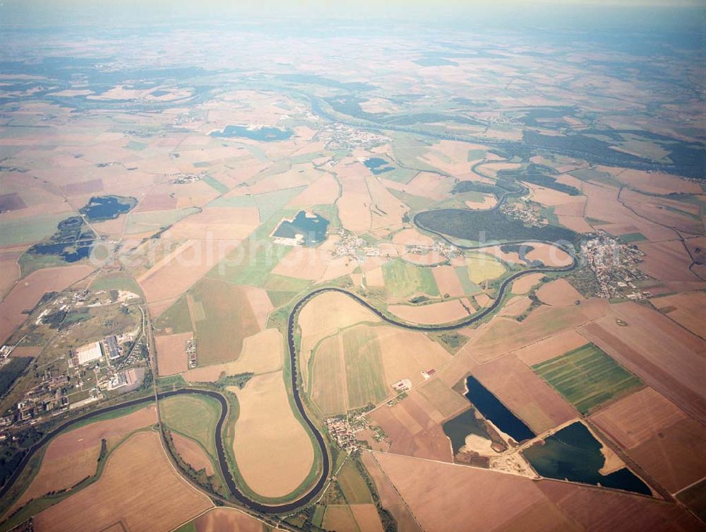 Aerial image Tornitz - Blick auf den Saaleverlauf an der Elbmündung bei Tornitz, Barby, Grizehne und Groß Rosenburg.