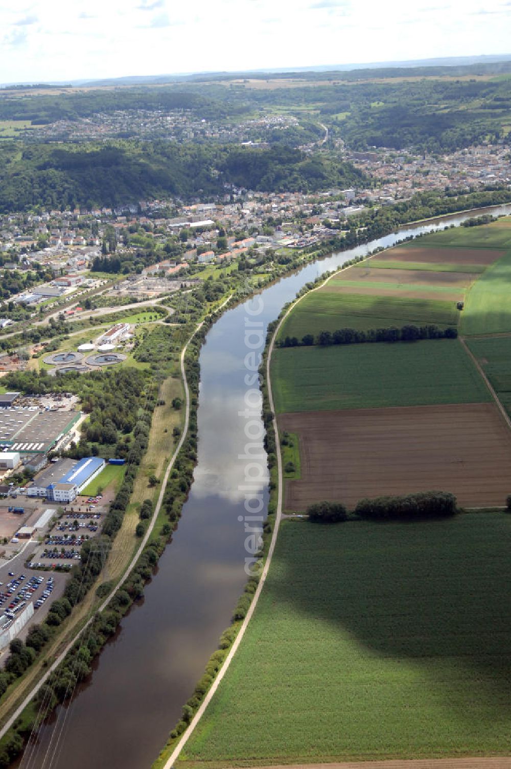 Aerial image Besseringen - Blick auf Nordwest auf den Verlauf der Saar in Richtung Merzig.