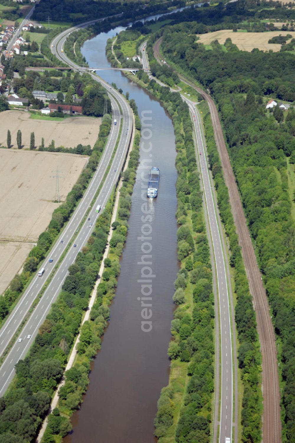 Aerial image Saarfels - Blick aus Südost auf den Verlauf der Saar von Saarfels Richtung Fremersdorf.