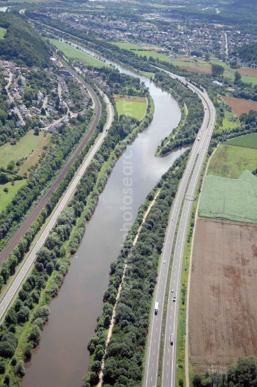 Saarfels from above - Blick aus Nordwest auf den Verlauf der Saar mit der Nietmündung.