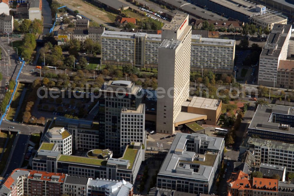 Leipzig from the bird's eye view: Blick auf die Sachsen Landesbank sowie Stadt - und Kreissparkasse Leipzig mit Blick auf das Hotel The Westin Leipzig. Die Sachsen LB ( Landesbank ) besteht so in ihrer Form nicht mehr. Sie ist im April 2008 zusammen mit den Niederlassungen der BW - Bank in die neue Sachsen Bank übergegangen. Der Hauptsitz der Stadt - und Kreissparkasse, ebenso wie das The Westin Leipzig Hotel befinden sich jedoch nach wie vor an diesem Standort. Kontakt Sachsen Bank: Sachsen Bank, Humboldtstraße 25, 04105 Leipzig, Tel. +49(0)341 220 0, Fax +49(0)341 220 39608, Email: kontakt@sachsenbank.de; Service Center: Tel. +49(0)800 5035744 ( kostenfrei ), Email: fragen@sachsenbank.de; Kontakt Stadt - und Kreissparkasse Leipzig: Humboldtstraße 27, 04105 Leipzig, Tel. +49(0)341 9866660; Kontakt The Westin Leipzig Hotel: Gerberstraße 15, 04105 Leipzig, Tel. +49(0)341 988 0, Fax +49(0)341 988 1229, Email: info@Westin-Leipzig.com