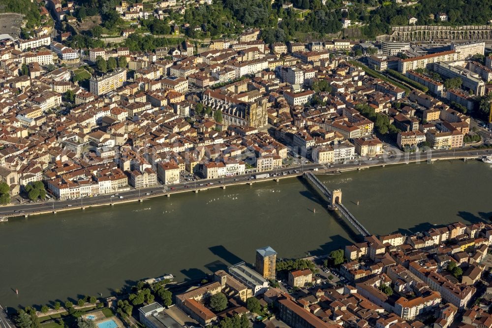 Aerial photograph Vienne - Religious building - church building in the Cathedral St-Maurice in the city center in Vienne in France