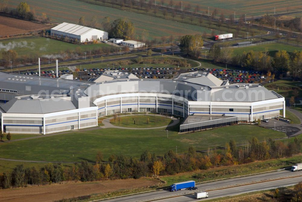 Barleben from above - Blick auf das Areal der Salutas Pharma GmbH in Barleben. Salutas entwickelt, fertigt, lagert und versendet hochwertige Pharmazeutika in einem der modernsten Pharmaproduktions- und Logistikzentren Europas. Das 1995 nach Investitionen von umgerechnet rund 170 Millionen Euro in Vollbetrieb genommene Werk ist mit derzeit 1.400 Mitarbeiter(innen) und Arbeitgebern ein bedeutender Wirtschaftsfaktor für das Land Sachsen-Anhalt. Kontakt: SALUTAS Pharma GmbH, Otto-von-Guericke Allee 1, 39179 Barleben, Tel.: 039203 / 71 - 0,