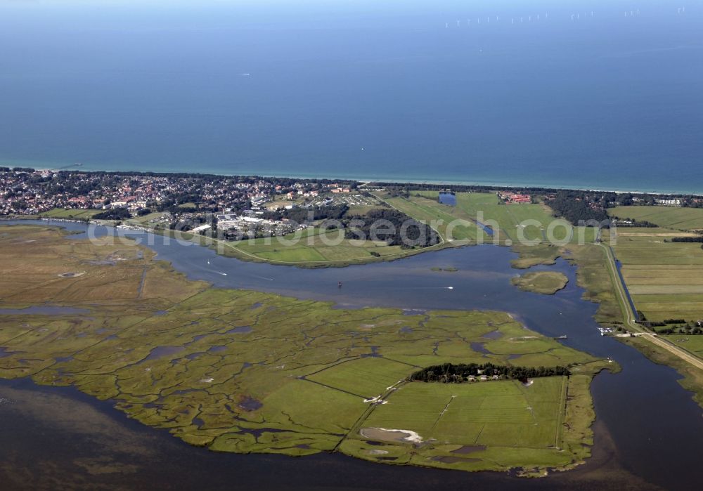 Aerial photograph Zingst - Salt grassland island and Baltic bath Zingst in Zingst in the federal state Mecklenburg-West Pomerania