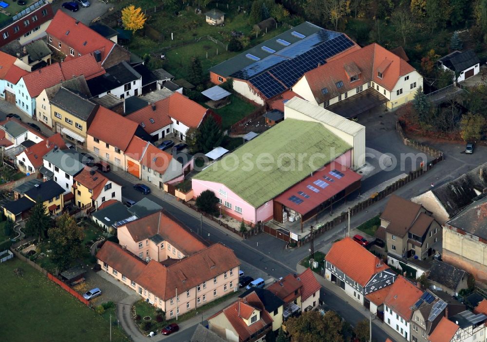 Aerial photograph Bad Sulza - Housing area at the road Salzstraße with inter alia BASU Heimtierspezialitäten GmbH in Bad Sulza in Thuringia