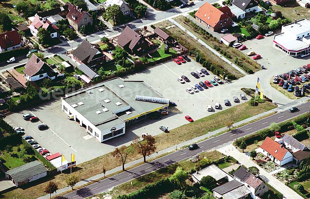 Salzwedel / Sachsen-Anhalt from above - Salzwedel / Sachsen-Anhalt Blick auf das OPEL-Autohaus in Salzwedel / Sachsen-Anhalt Adresse: Autohaus Altmark GmbH Arendseer Str. 26 29410 Salzwedel Tel: 03901 / 33014 Fax: 03901 / 26161 06.09.2003